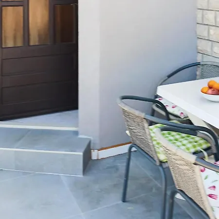 Appartamento 2 Bedroom Beautiful In