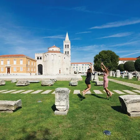 2 Bedroom Beautiful In Appartamento