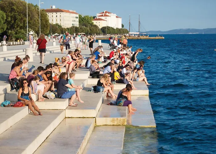 Apartmán 2 Bedroom Beautiful In Zadar